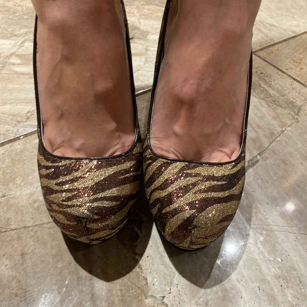 Qupid sparkly gold, and bronze stilettos - Picture 3 of 11